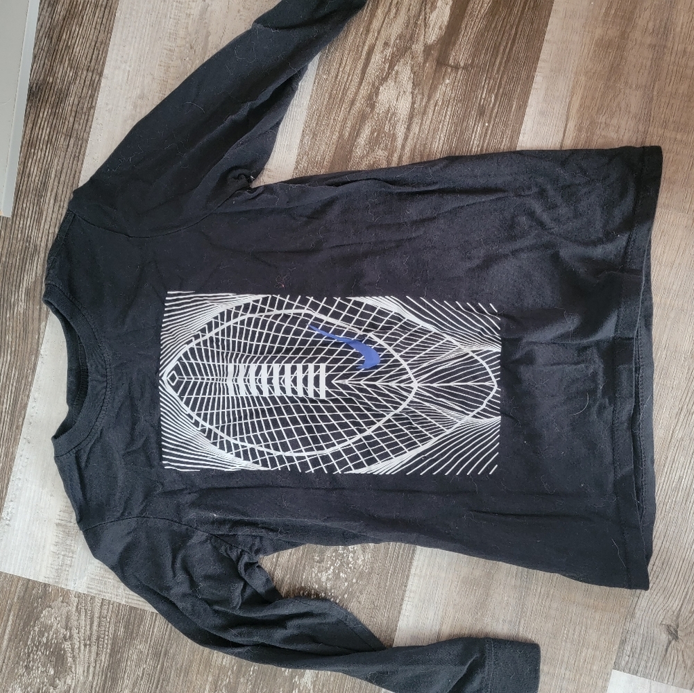 Boy's Nike long sleeve